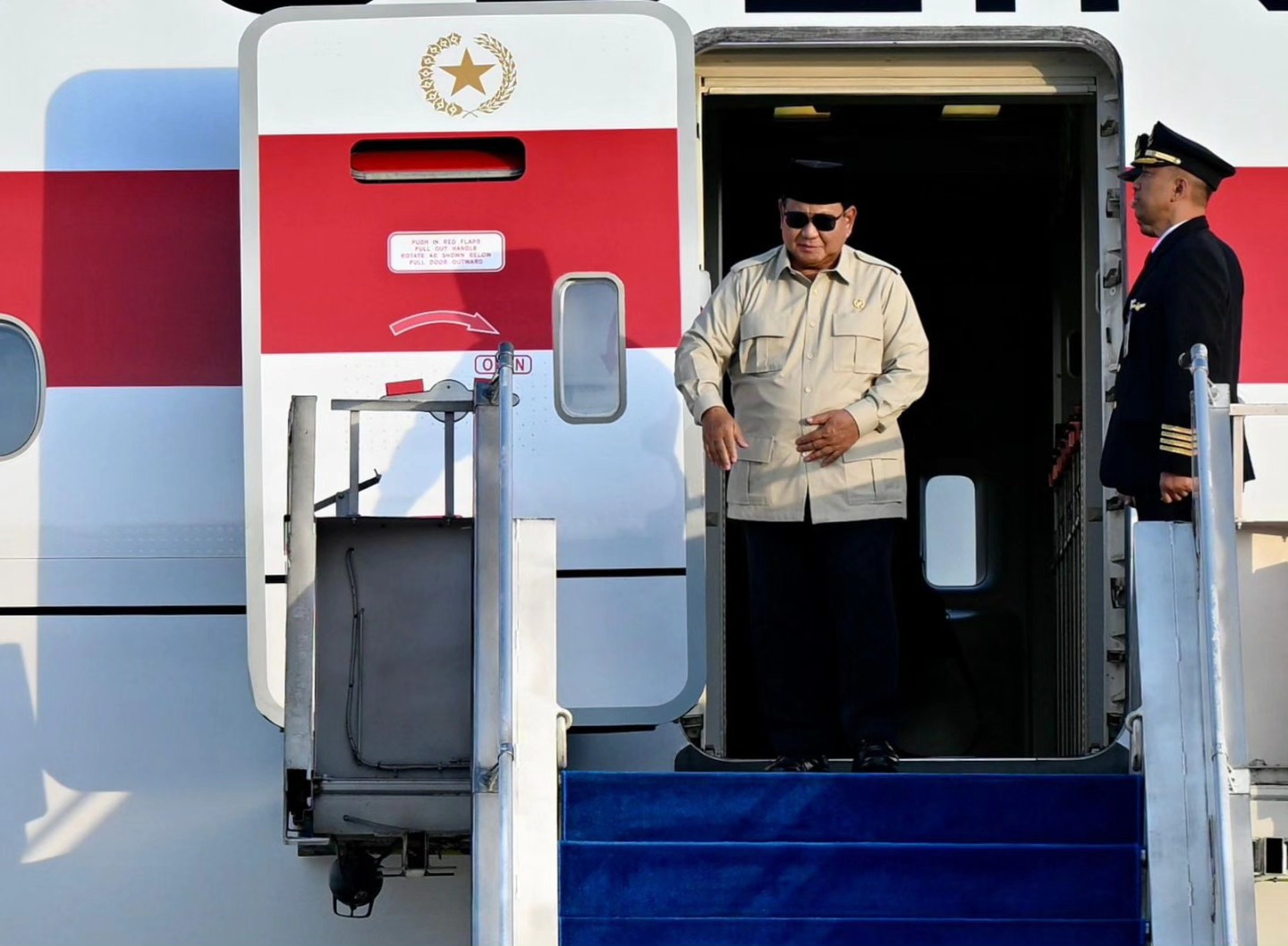 Presiden Prabowo Pulang ke Tanah Air, Bawa Investasi Maritim Rp90 Triliun dan Kerja Sama Global Strategis