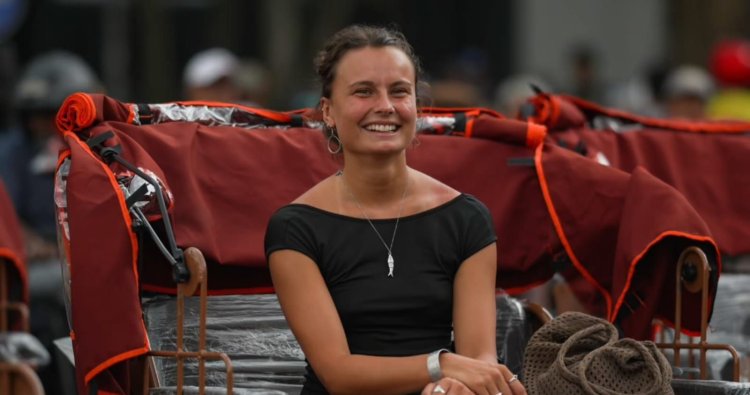 Momen Kagum WN Jerman Happy Jajal Becak Listrik Bantuan Prabowo: Ini Inisiatif yang Bagus