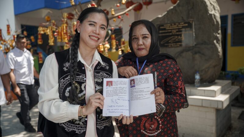 Bunda Yin Terima Buku Sejarah Perjuangan Pematang Siantar, Ajak Masyarakat Jaga Warisan Bangsa