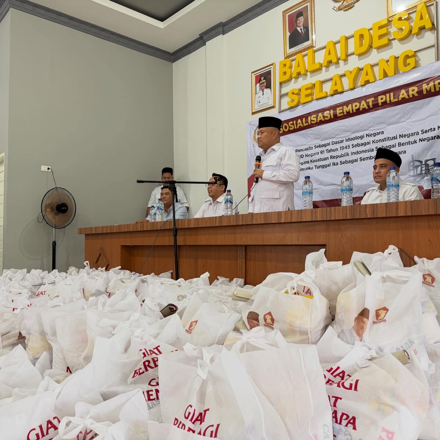 HUT Gerindra ke-18, Wakil Ketua Komisi XIII DPR RI Sugiat Santoso Temui Warga Langkat