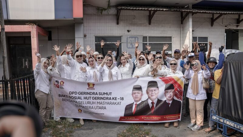 HUT Gerindra ke-18, PIRA Sumut Bagikan 200 Paket Sembako untuk Penarik Betor di Medan