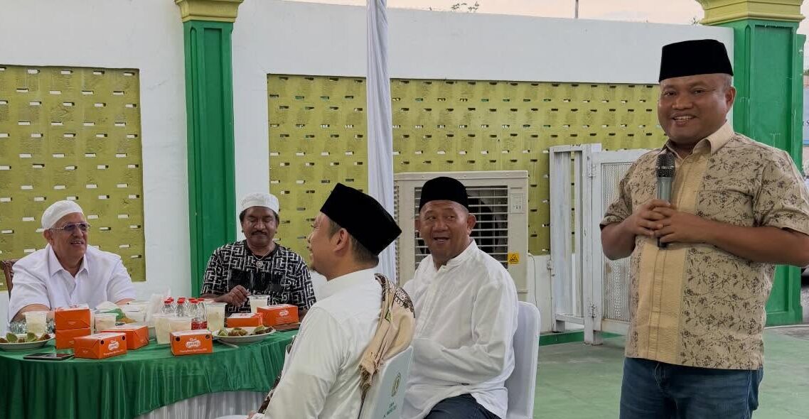 Wakil Ketua Komisi XIII DPR RI Sugiatsantoso Buka Puasa di Pondok Tahfidzul Quran Al Washliyah