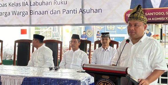 Sugiat Santoso Salurkan 50 Paket Sembako di Lapas Labuhan Ruku, Perkuat Kepedulian Ramadhan