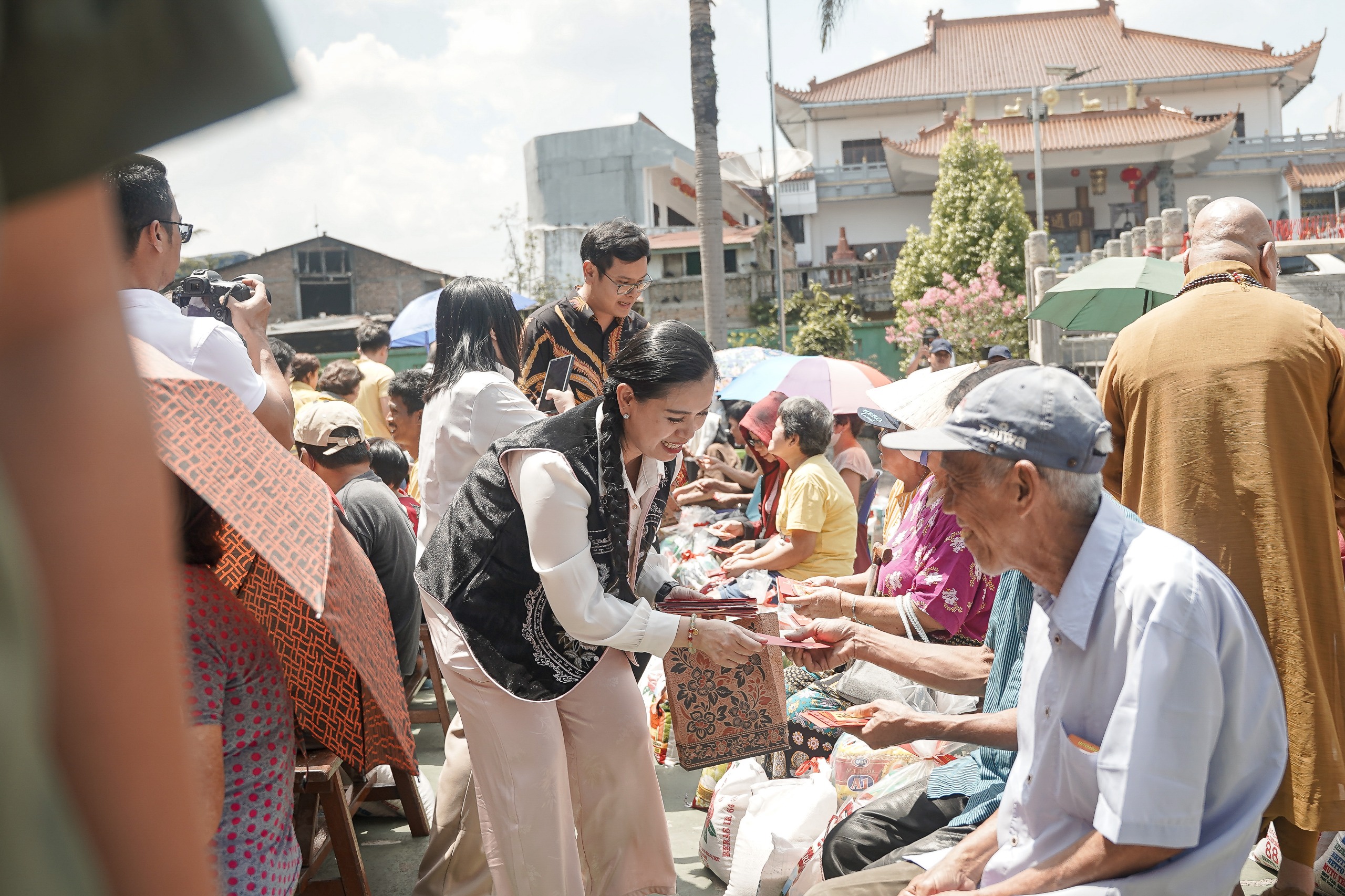 Sambut Imlek 2026, Bunda Yin Bersama Pemko Pematang Siantar Gelar Bakti Sosial untuk Umat Buddha