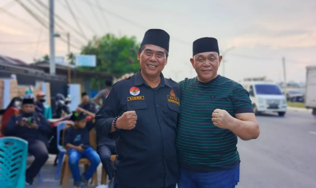 Muhammad Dahnil Ginting Bersama PANDAWA Deli Serdang Berbagi Takjil dan Buka Puasa di Bulan Ramadhan
