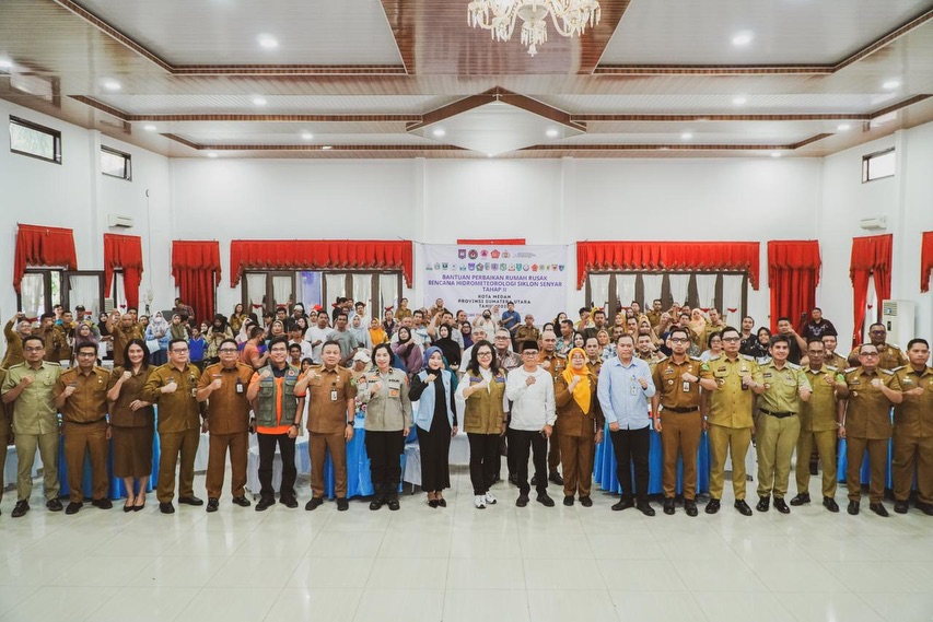 Wakil Wali Kota Medan Serahkan Bantuan untuk Korban Banjir Medan, Puluhan KK Terima Dana Pemulihan