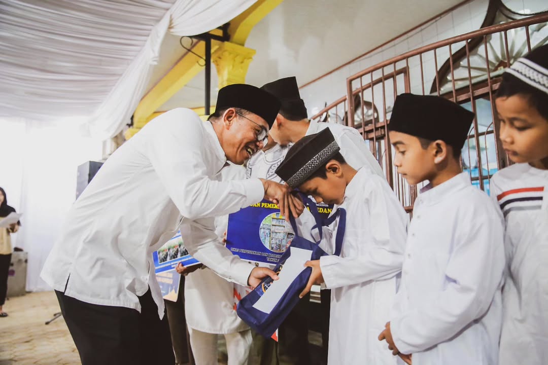 Antusias Warga Medan Barat Sambut Safari Ramadan, Zakyuddin Harahap Ingatkan Bahaya Narkoba dan Judi Online