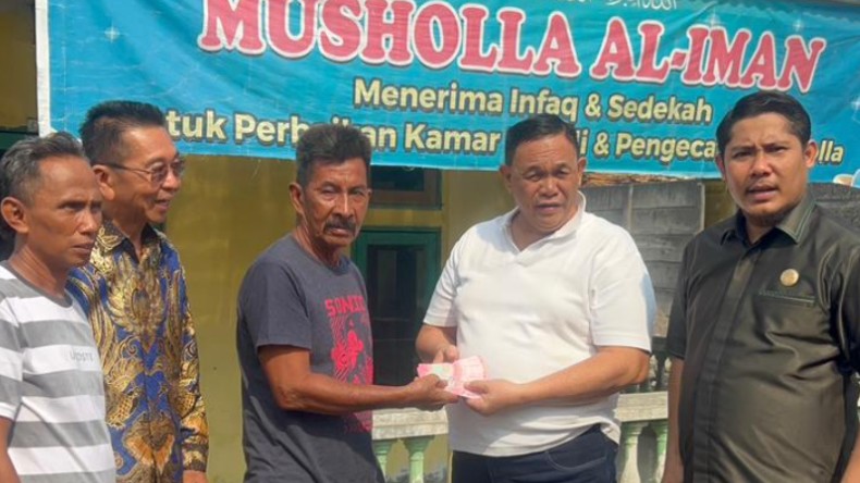 Kepedulian Dahnil Ginting di Akhir Ramadhan 1447 H, Warga Percut Terima Kursi Roda dan Bantuan Rehab Mushollah
