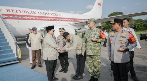 Gubernur Sumut Bobby Afif Nasution Sambut Kedatangan Presiden Prabowo di Medan Jelang Idulfitri