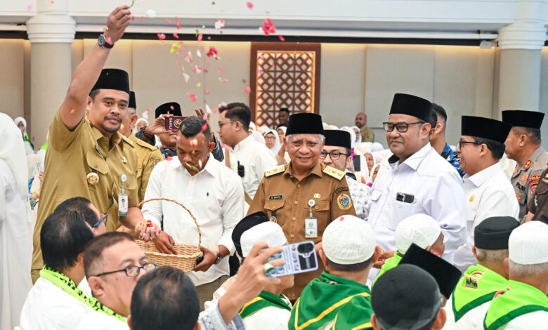 Tepung Tawari Calon Jemaah Haji, Bobby Nasution: Jaga Kesehatan, Kekompakan, dan Nama Baik Sumut