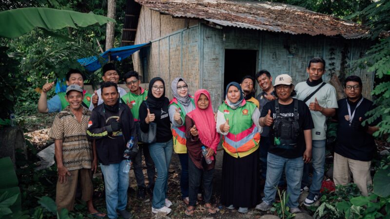 Kepedulian Sosial Mengalir, KOJIRA dan YHENI Bantu Nenek Megawati yang Hidup Sendiri