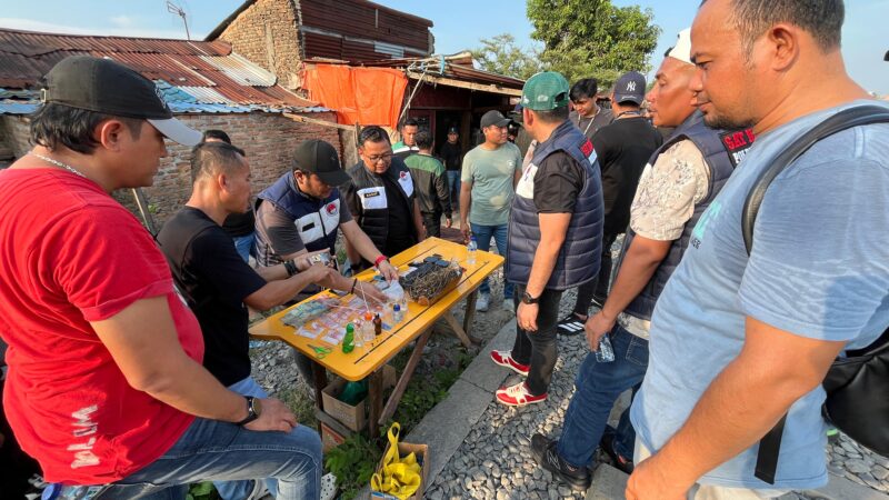 Sarang Narkoba Rel KA Tembung Digempur  4 Pelaku Diringkus, Lapak Dibumi Hanguskan