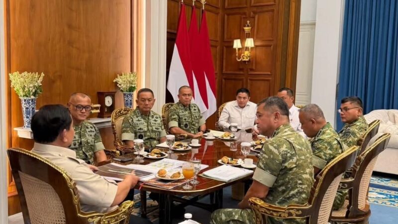Presiden Prabowo Subianto Menerima Kunjungan Kepala Staf Angkatan Darat (KSAD) Jenderal TNI Maruli Simanjuntak