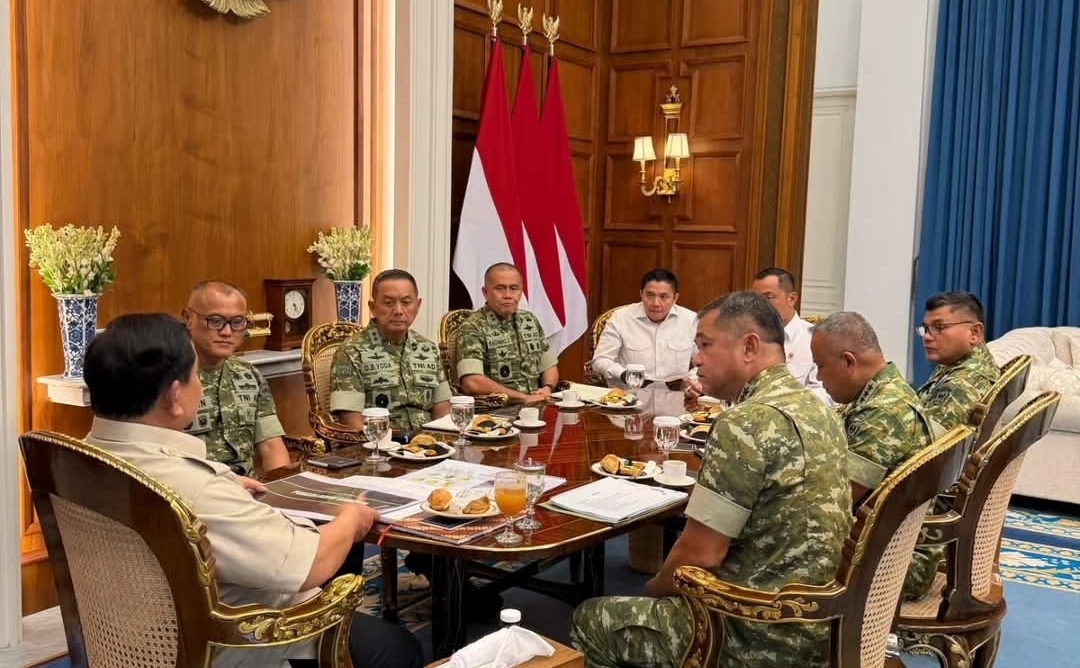Presiden Prabowo Subianto Menerima Kunjungan Kepala Staf Angkatan Darat (KSAD) Jenderal TNI Maruli Simanjuntak