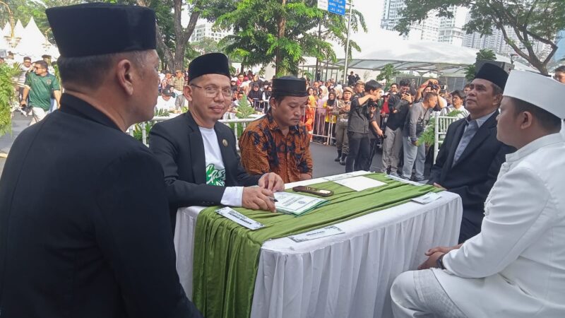 Ka.KUA Medan Perjuangan Pimpin Akad Nikah di CFD Lapangan Merdeka Medan