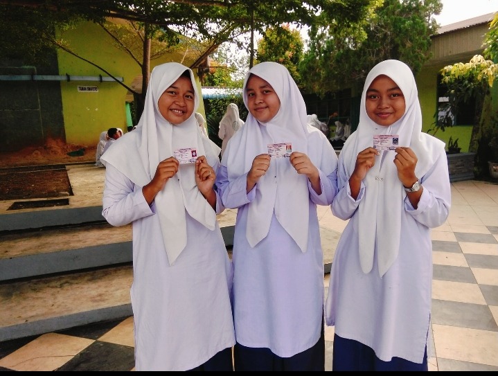 Bahagianya Siswa MTsN 1 Langkat Terima KIA