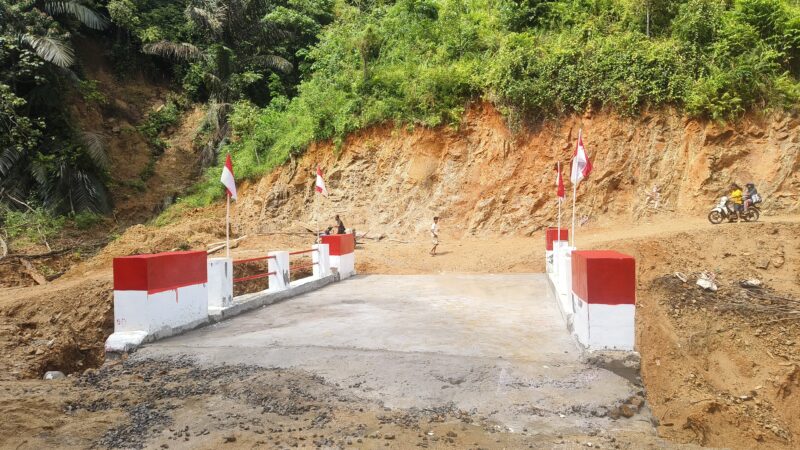 Sinergi Kodim 0211/TT dan Yon TP 908/GD Tuntaskan Pembangunan Jembatan Aramco di Desa Sait Kalangan II
