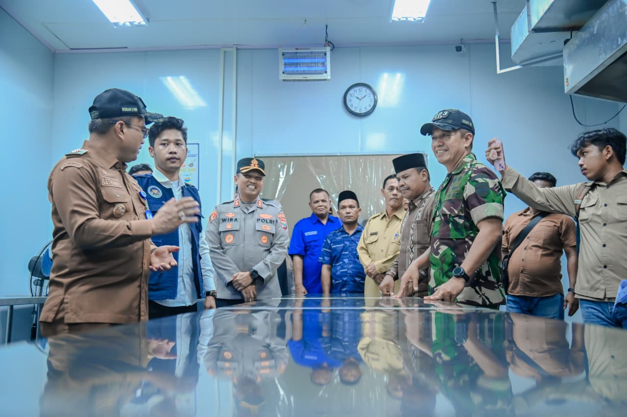 Orang Tua Siswa di Padangsidimpuan Harap Presiden Prabowo Pertahankan MBG