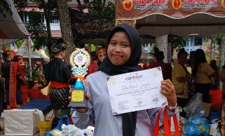 Elida Hapnih, Siswi MAN Labusel Raih Juara 2 Deklamasi Bahasa Prancis di UNIMED
