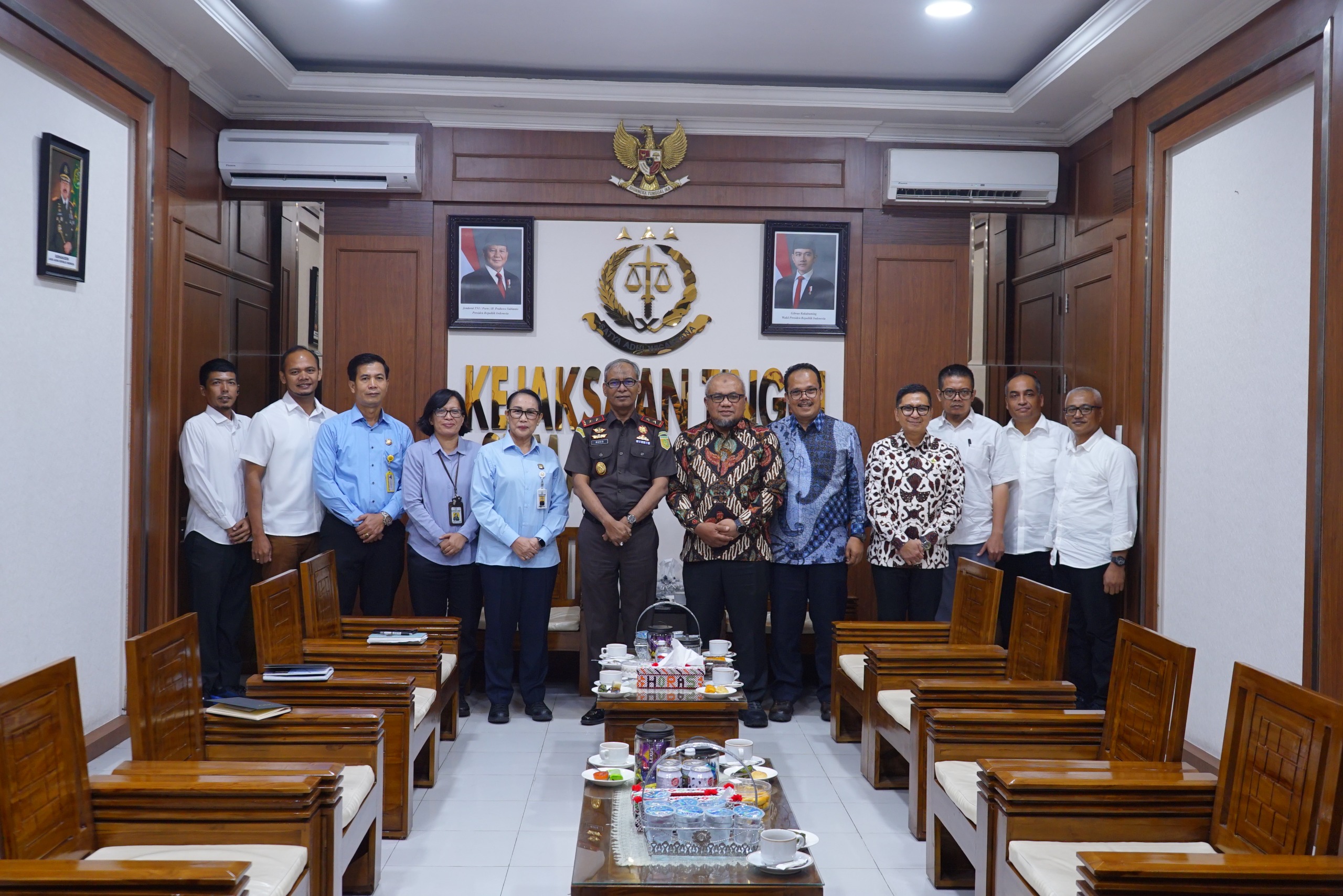 Perkuat Sinergi Penegakan Hukum, Pimpinan PTPN I dan PTPN IV Temui Kajati Sumut