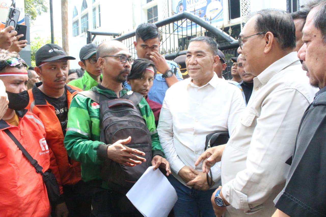 Drs. H. M. Subandi, ST., MM : Komisi E DPRD Sumut Terima Aspirasi Driver Ojol, Dorong Realisasi Potongan Aplikasi Maksimal 8 Persen