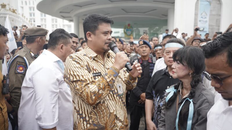Temui Massa Pendemo, Bobby Nasution Sebut MBG Jadi Kriteria Ortu Pilih Sekolah
