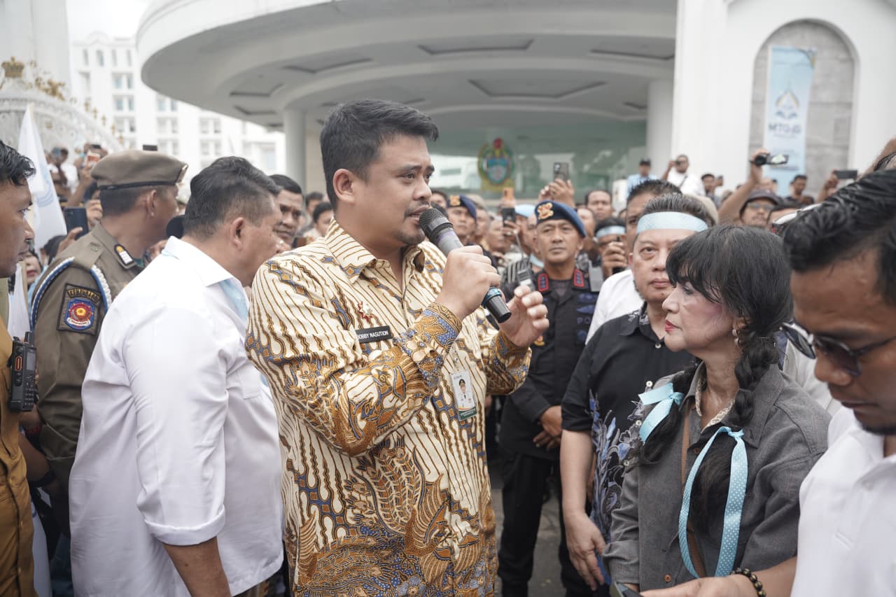 Temui Massa Pendemo, Bobby Nasution Sebut MBG Jadi Kriteria Ortu Pilih Sekolah