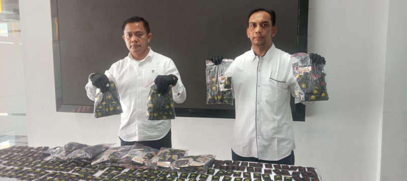 2.000 Bungkus Vape Getar Asal Malaysia Gagal Beredar di Medan, Polda Sumut Tangkap Kurir
