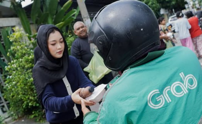 Berawal dari Sedekah, Zakkiyuddin Didik Putrinya Syifa Menebar Kepedulian kepada Sesama