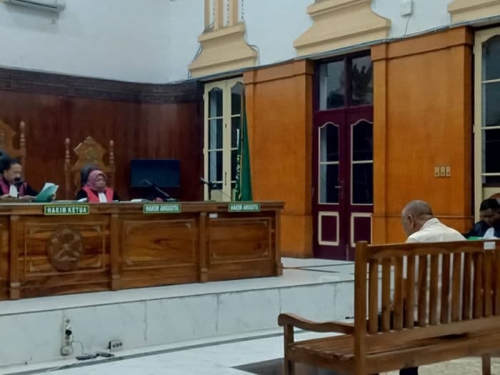 Hakim Bebaskan Irjen Pol (Purn) Bambang Ghiri Arianto Dalam Kasus Smartboart Tebingtinggi 