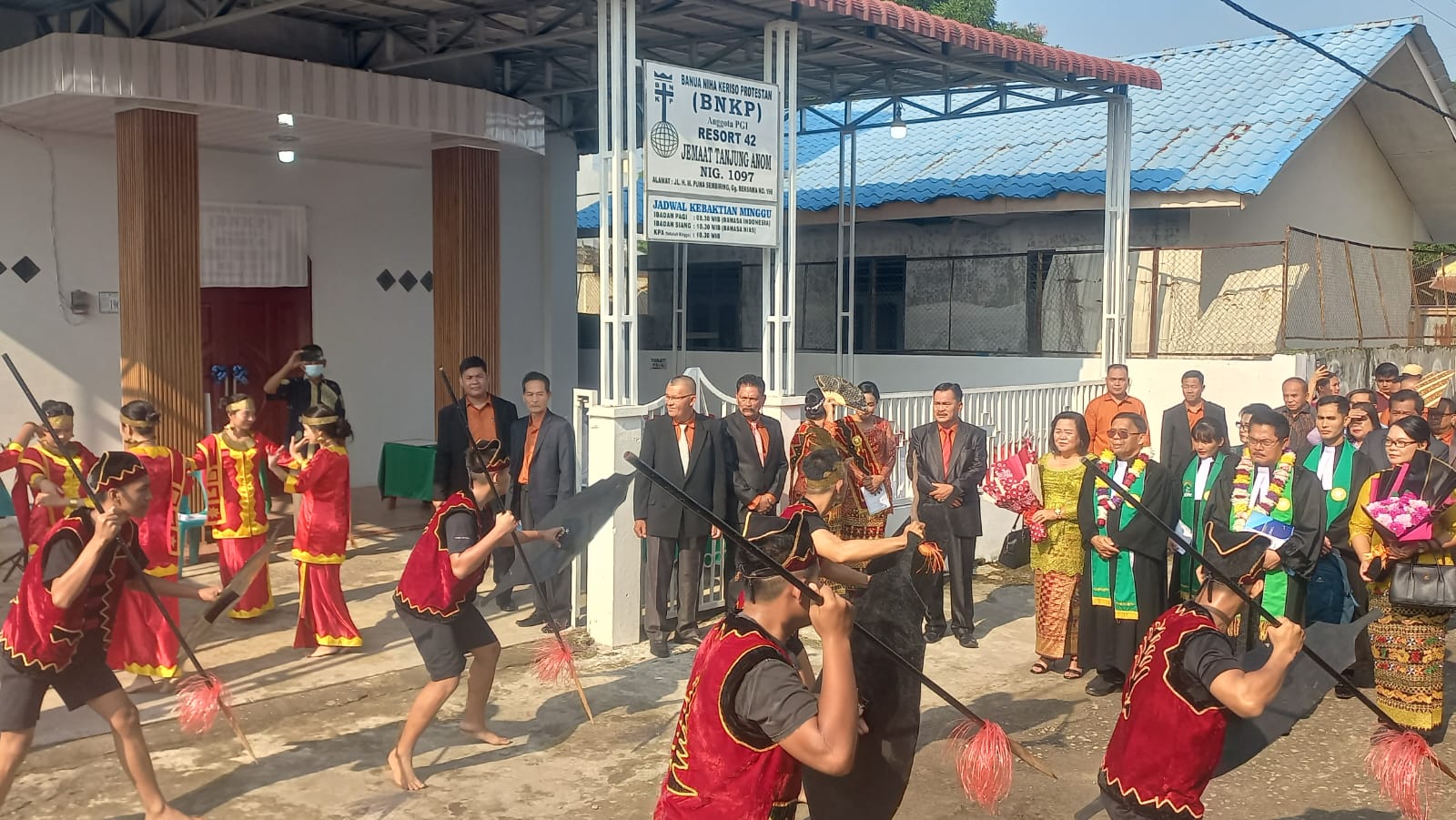 Penahbisan Gereja BNKP Resort 42 Tanjung Anom Berlangsung Khidmat