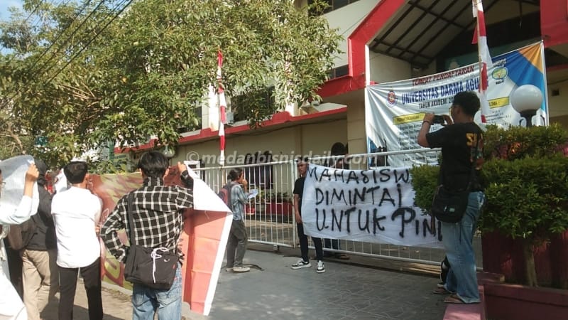 Pindah Kuliah Dikutip Rp2 Juta, Mahasiswa Demo Kampus UDA