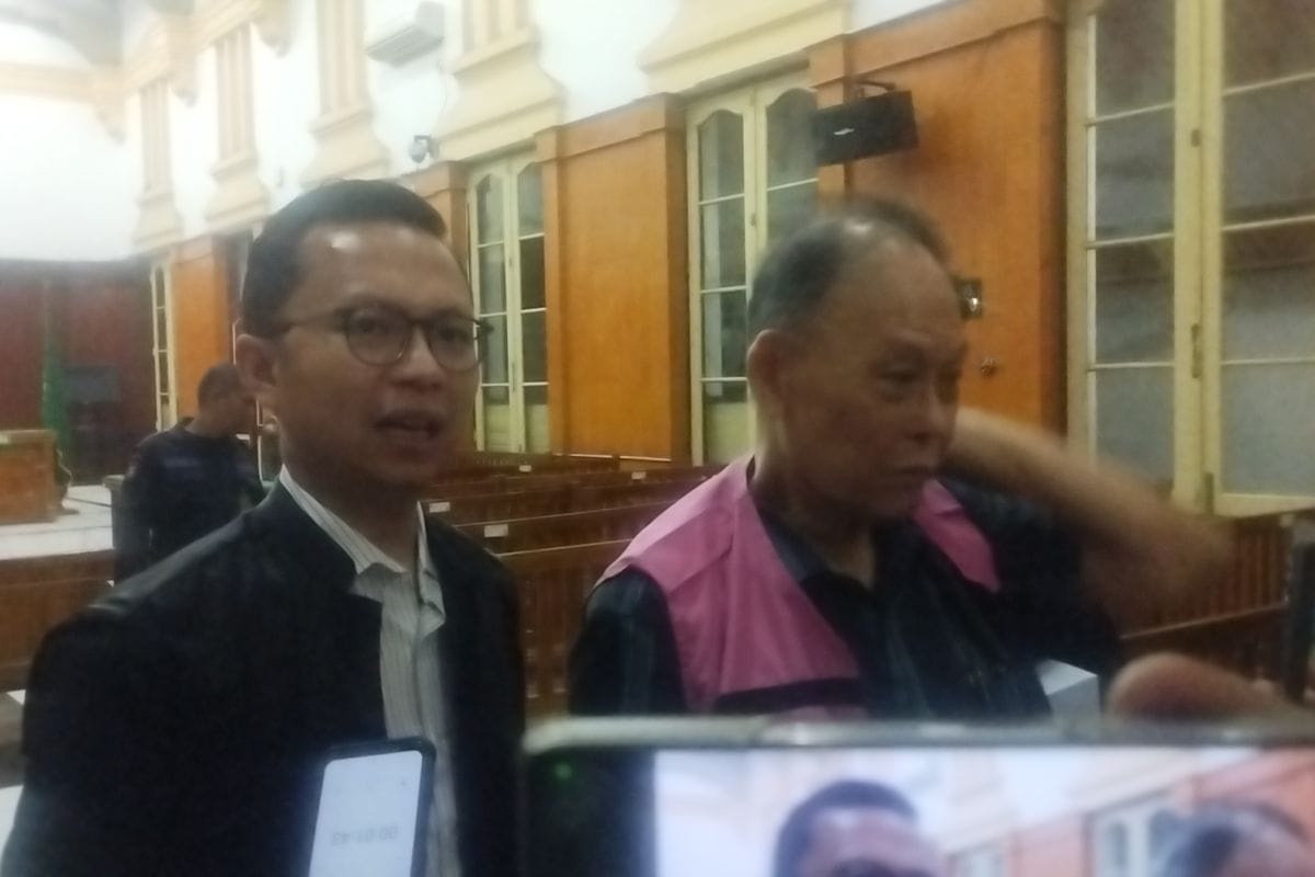 Terdakwa Korupsi Penjualan Aluminium Inalum Dituntut 8-16,5 Tahun Penjara