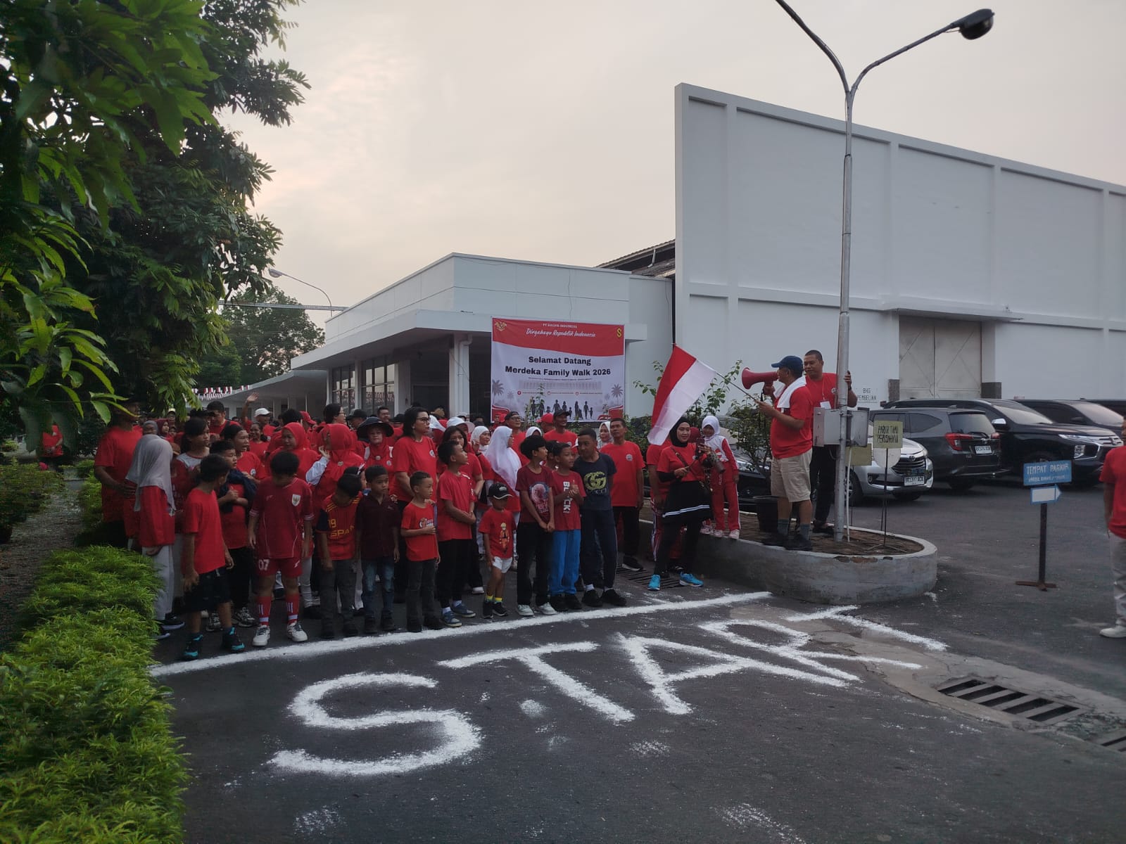 Meriahkan HUT ke-81 RI, PT Socfindo Medan Gelar Beragam Perlombaan dan Family Walk