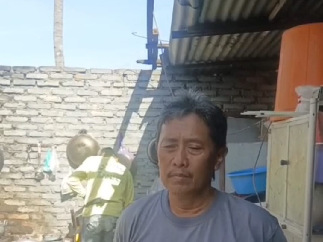 Dewan Bergerak : Peduli Korban Angin Puting Beliung Dahnil Ginting Bantu Renovasi Rumah.