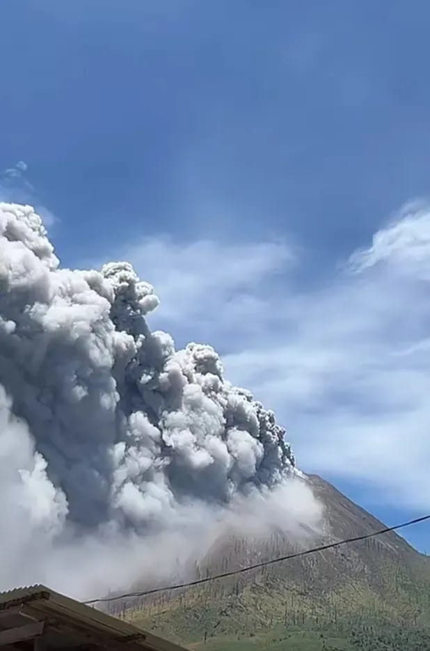 Gunung Sinabung Erupsi, BPBD Sumut Koordinasi dengan Pos Pengamatan