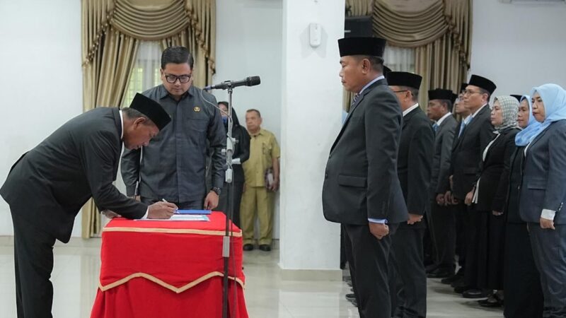 Wakil Bupati Deli Serdang Lantik 5 Pejabat Pimpinan Tinggi Pratama dan 12 Fungsional