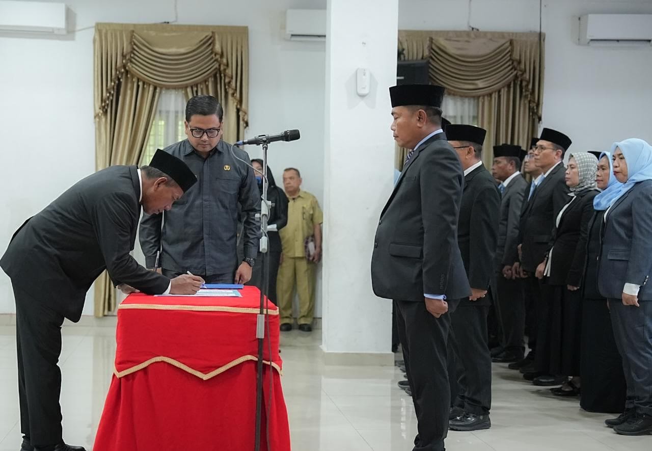 Wakil Bupati Deli Serdang Lantik 5 Pejabat Pimpinan Tinggi Pratama dan 12 Fungsional