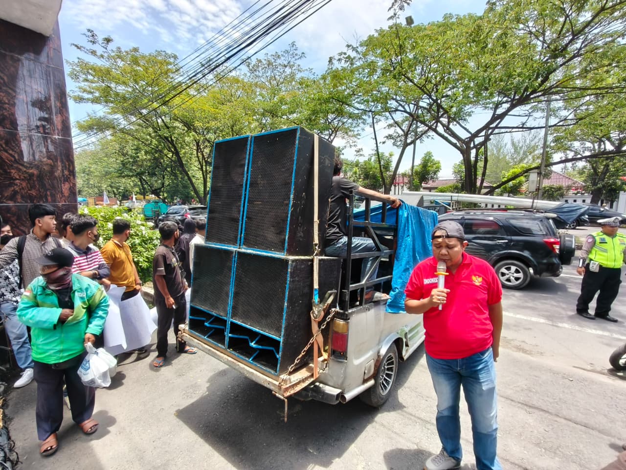 Puluhan Massa DPP RAJA Demo Kejati Sumut, Desak Usut Dugaan Mark Up Pembelian Eks Rumah Singgah Covid-19 di Siantar