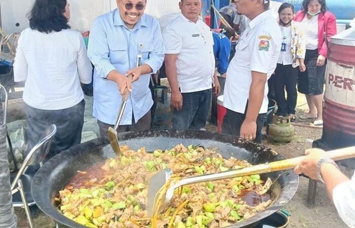 KPPG Medan dan Pemkab Karo Salurkan Ribuan MBG untuk Pengungsi Sinabung