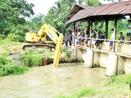 Langganan Banjir, Sungai dan Tanggul Pasar Bawah Serbelawan Mulai Dibenahi