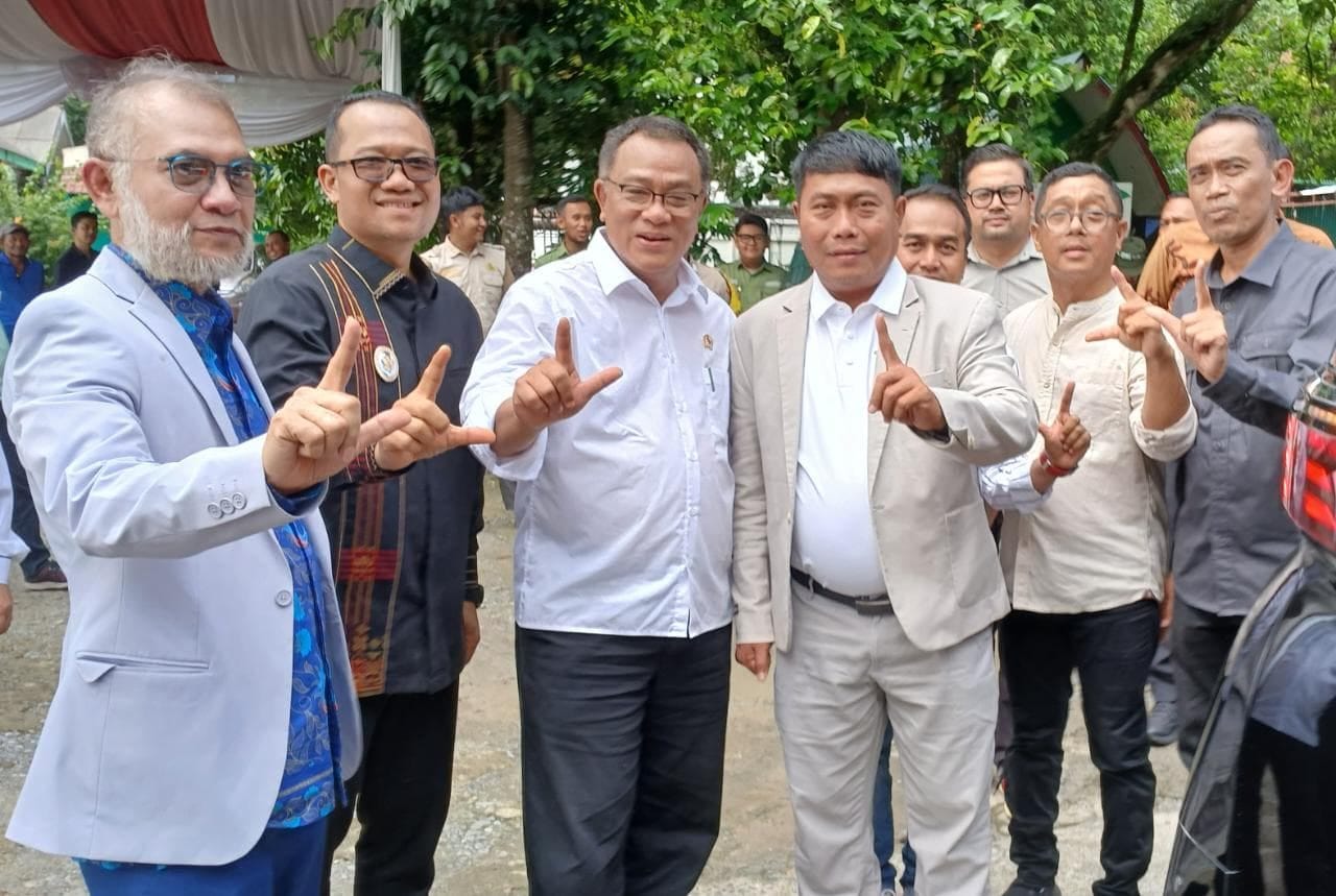 Wakil Bupati Deli Serdang Hadiri Penanaman Pohon Jati Merah di Kebun Percobaan Agroforestri UISU 