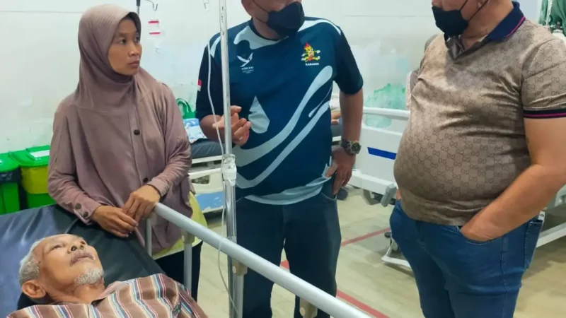 Dahnil Ginting Bergerak Bantu Warga Sampali Pengidap Tumor di Usia Senja
