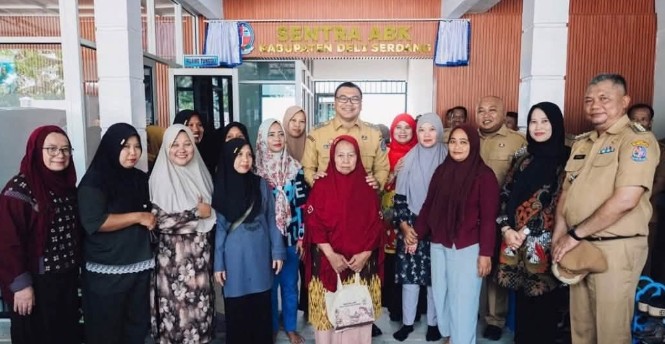 Tinjau Sentra ABK Pagar Merbau, Bupati Asri Ludin Tambunan Pastikan Layanan Gratis untuk Anak Berkebutuhan Khusus