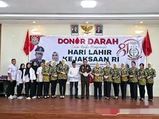 Sambut HUT Kejaksaan RI, Kejari Tanjungbalai Gelar Ziarah Tabur Bunga Serta Donor Darah
