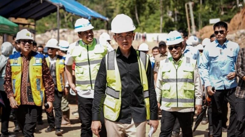 Wapres Gibran Temui Korban Bencana di Tapteng