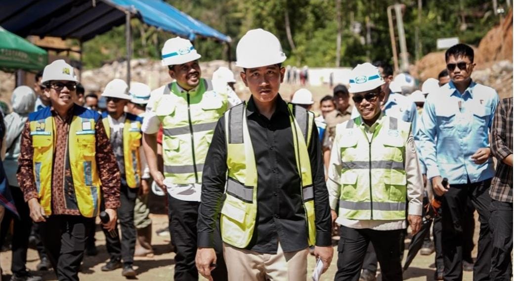 Wapres Gibran Temui Korban Bencana di Tapteng
