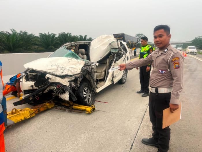 Innova Tabrak Truk Tangki di Tol Medan-Tebingtinggi, Warga Simalungun Tewas