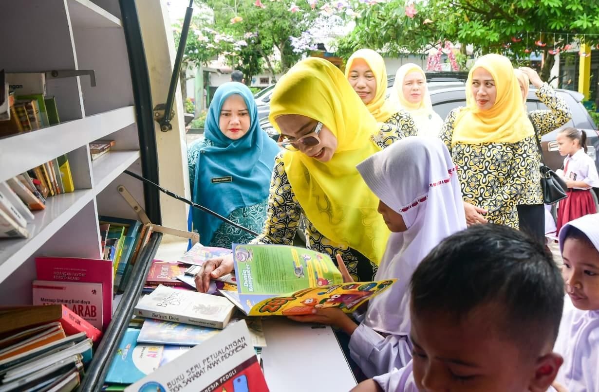 Program PKK Goes to School, Asniar Lom Lom Suwondo Ajak Orang Tua Perkuat Karakter, Gizi dan Literasi Anak