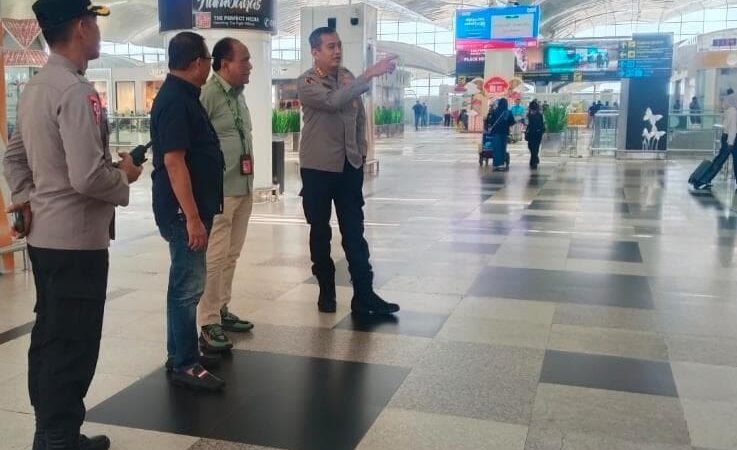 Pasca Pembatalan Penerbangan, Kapolresta Deli Serdang Pantau Situasi Terkini  Bandara Internasional Kualanamu 